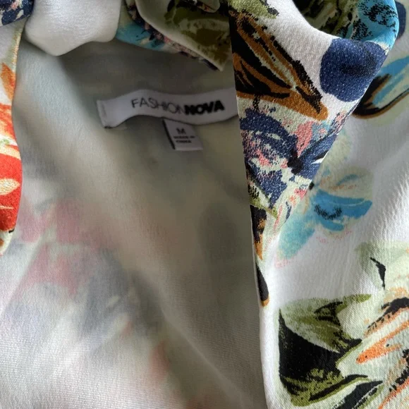 Fashion Nova Sexy Floral, Tie Front, Maxi Dress - Picture 4 of 4